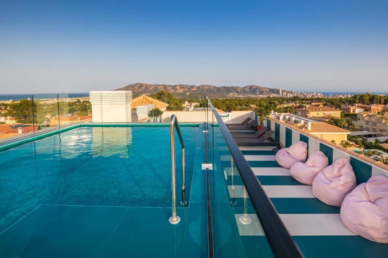 Barcelo La Nucia Palms Hotell Exteriör bild Rooftop pool at the hotel