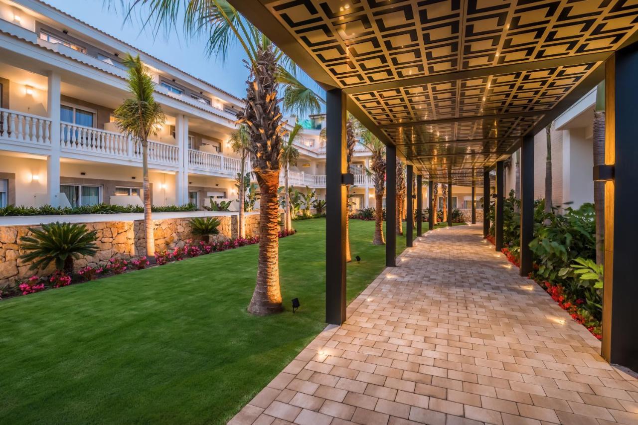 Barcelo La Nucia Palms Hotell Exteriör bild The resort's main walkway